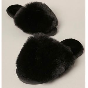 Black furry slippers - women’s size 5/6 -Brand NEW